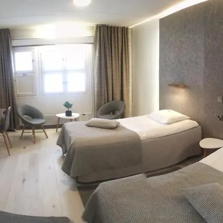Hotel Rokuanhovi 3*